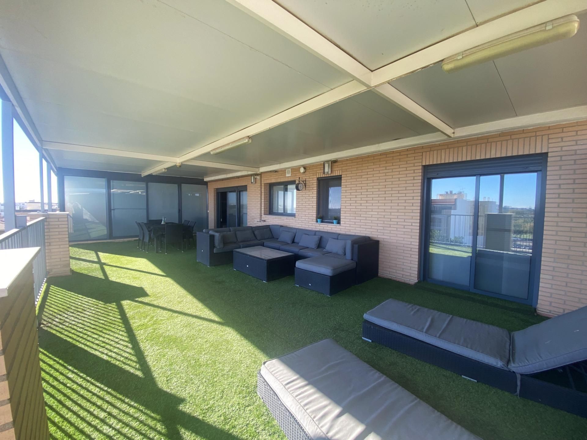 Terrasse von Dachboden miete in La Pobla de Farnals mit Klimaanlage, Heizung und Terrasse