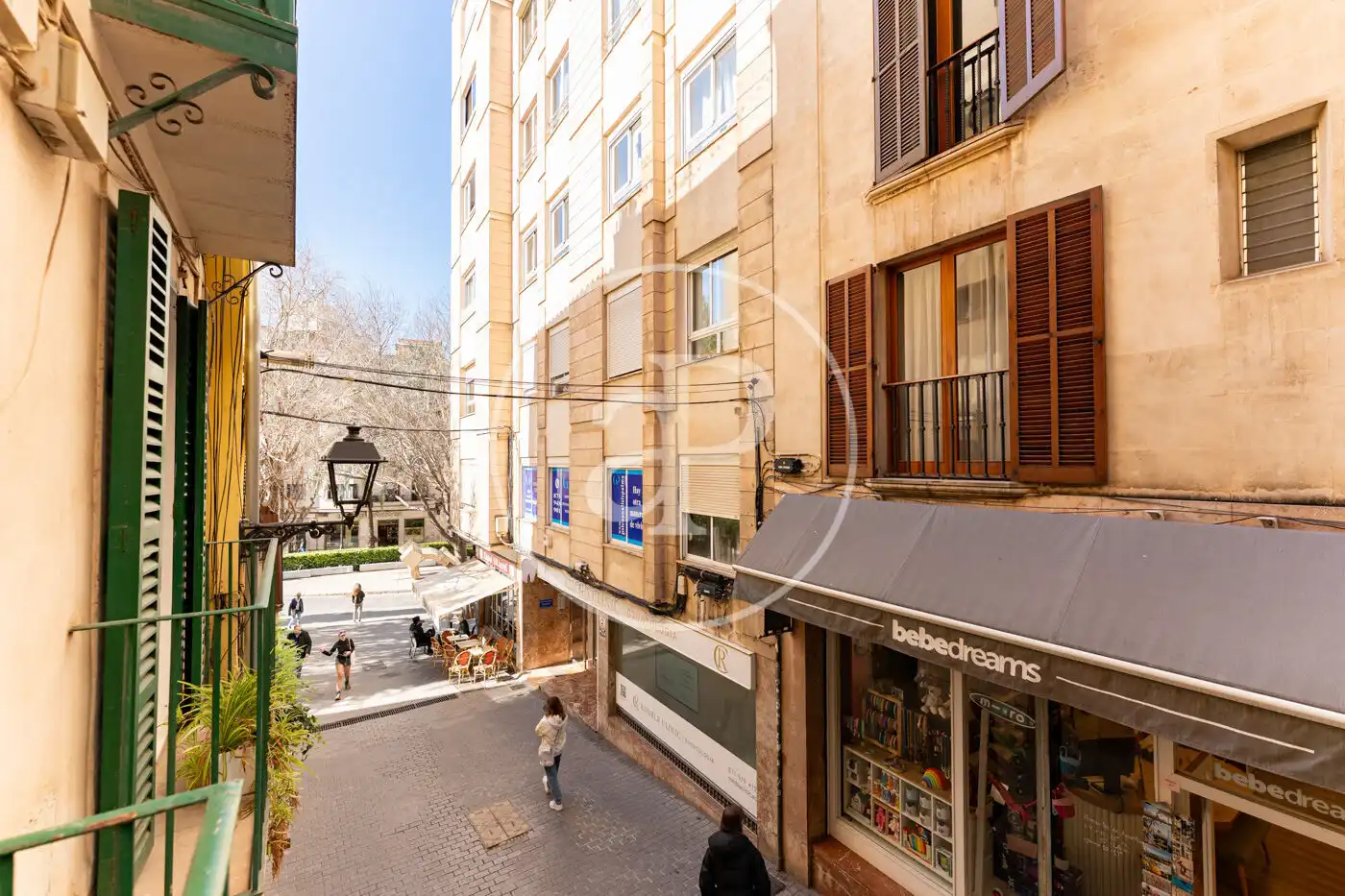Außenansicht von Wohnung zum Verkauf in  Palma de Mallorca mit Heizung, Abstellraum und Balkon