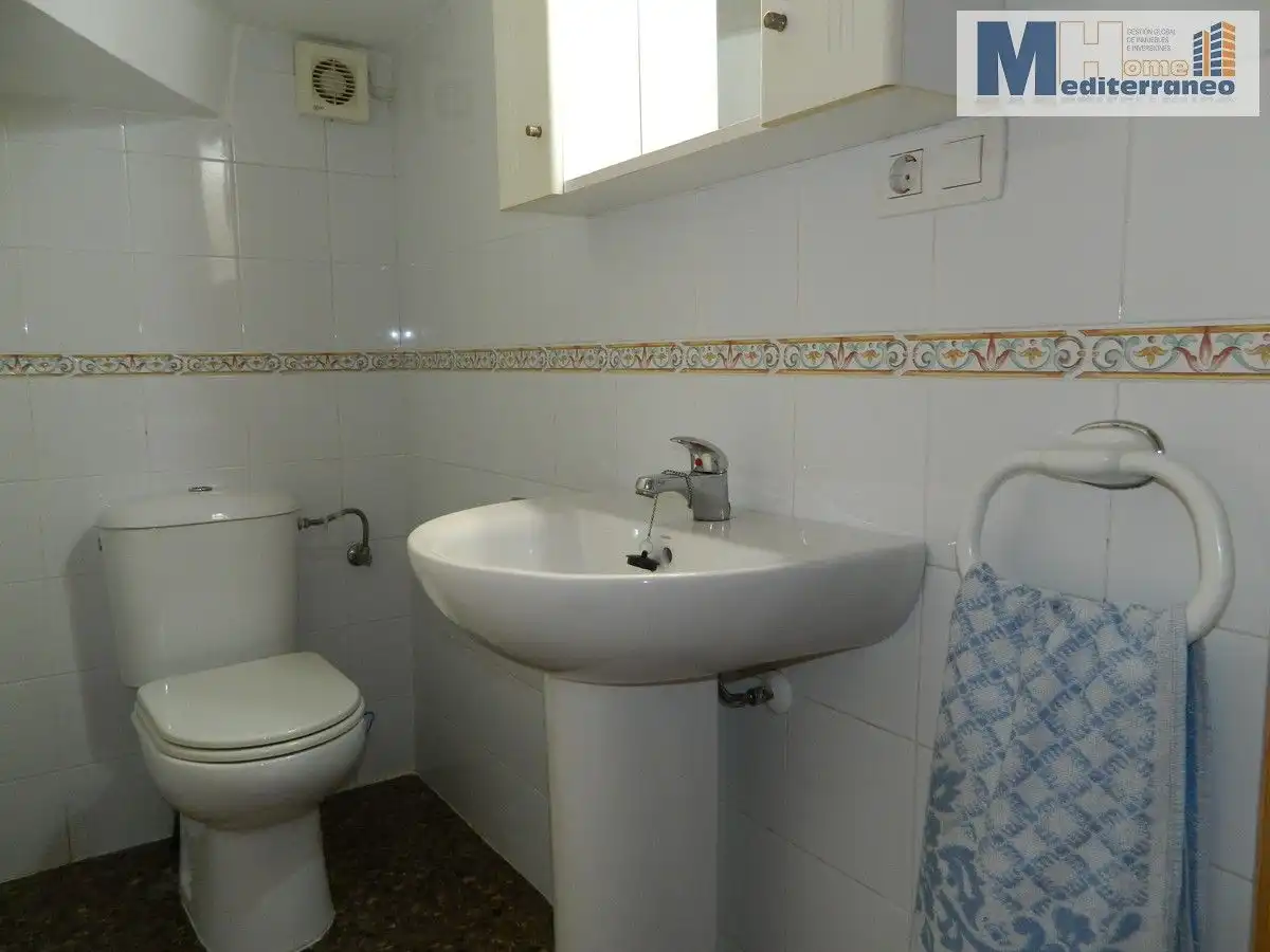 Bany de Apartament de lloguer en Canet d'En Berenguer amb Aire condicionat, Calefacció i Terrassa