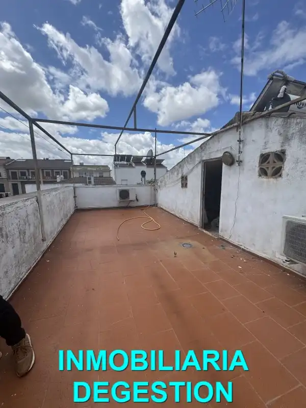 Terrassa de Casa adosada en venda en Linares amb Aire condicionat, Calefacció i Jardí privat
