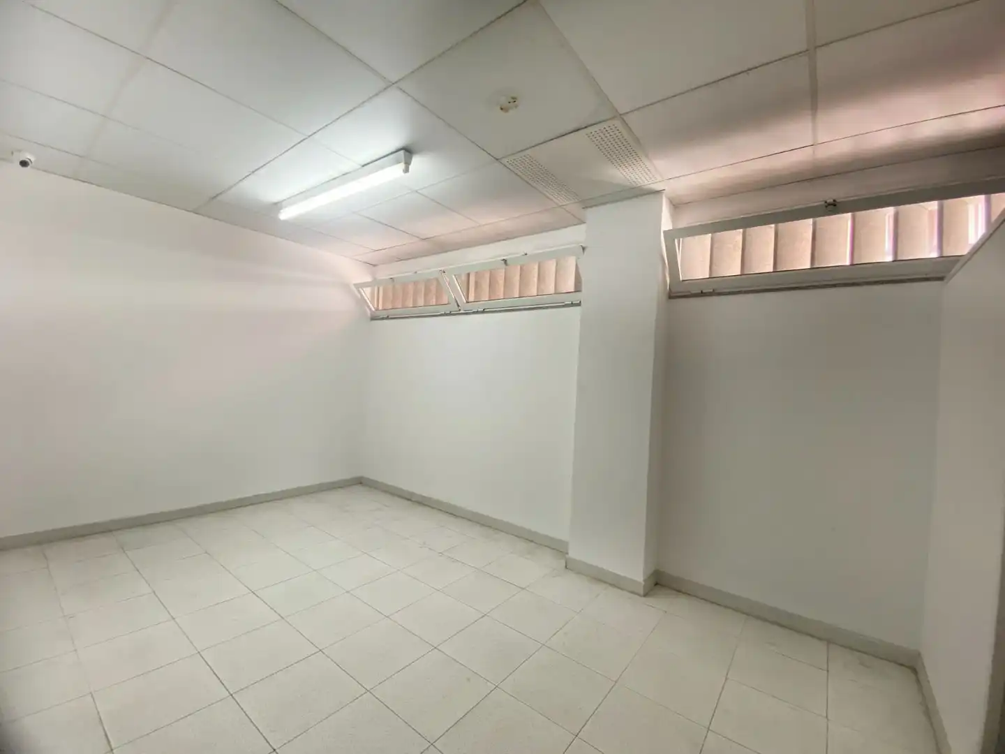 Local comercial en alquiler en Calle Don Pedro Infinito 153, imagen 4