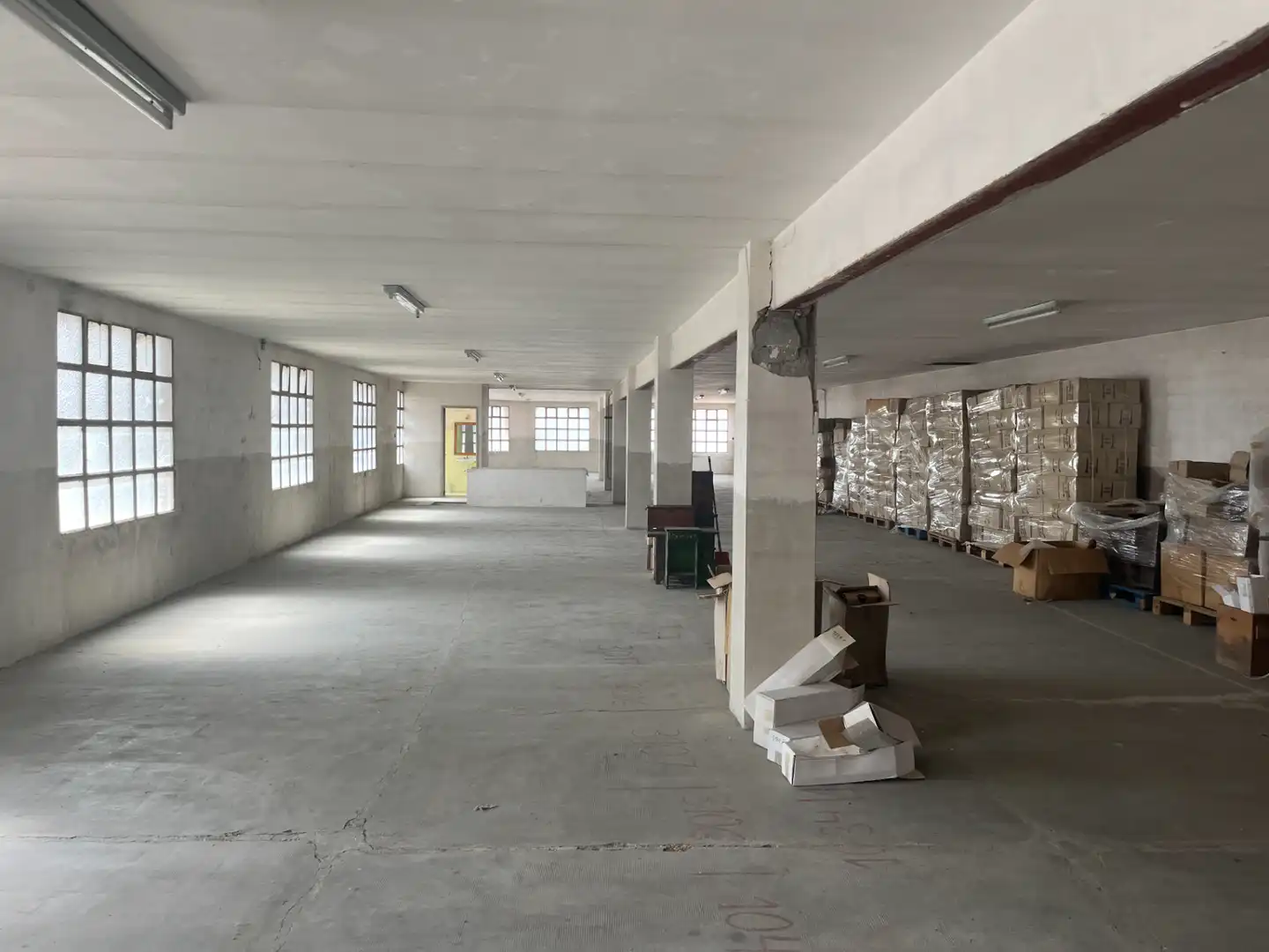 Industrial building with lift for sale in Carrer Joan Serras, imagen 7