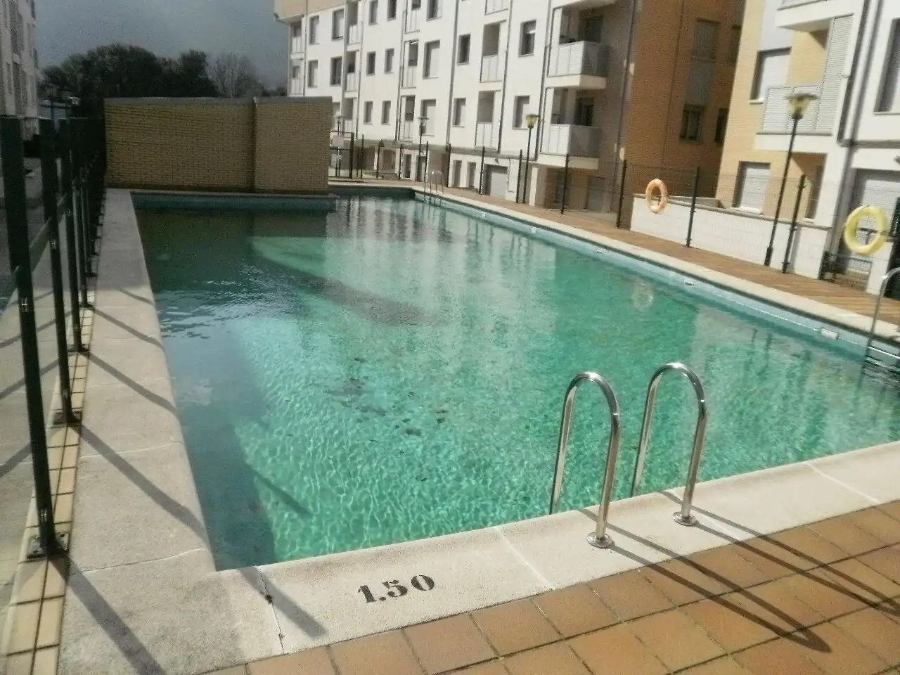 Schwimmbecken von Wohnungen zur Miete in Llanes mit Heizung, Möbliert und Ofen