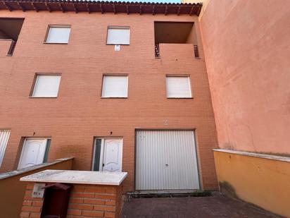 Exterior view of Single-family semi-detached for sale in Huerta de Valdecarábanos  with Terrace