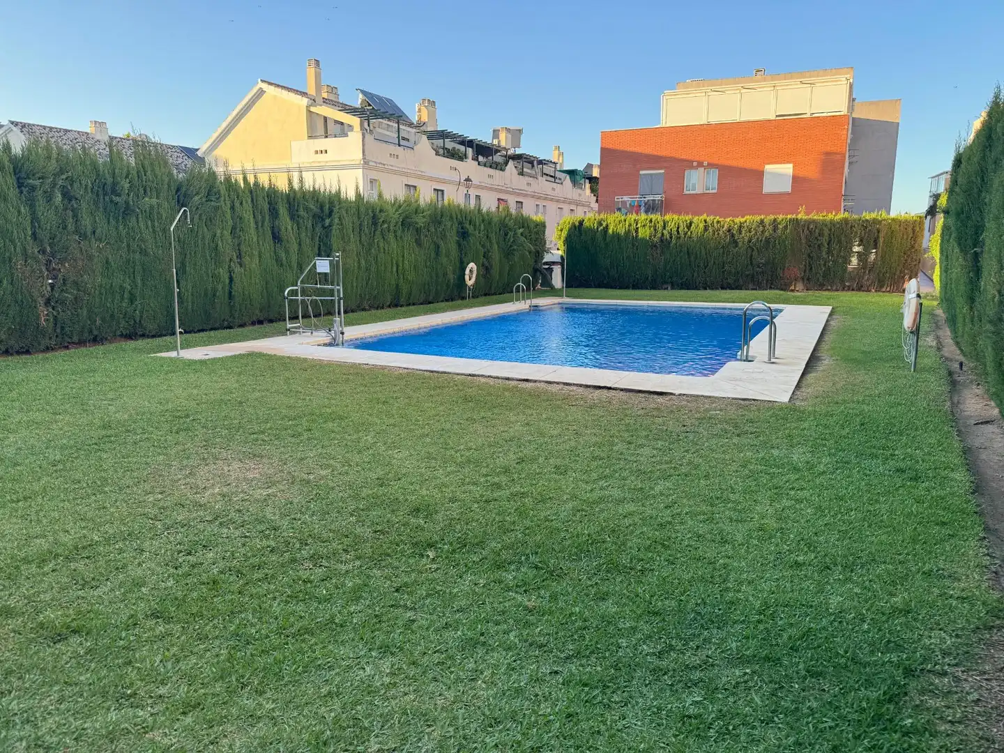 Piscina de Planta baixa de lloguer en Alhaurín de la Torre amb Aire condicionat, Calefacció i Jardí privat