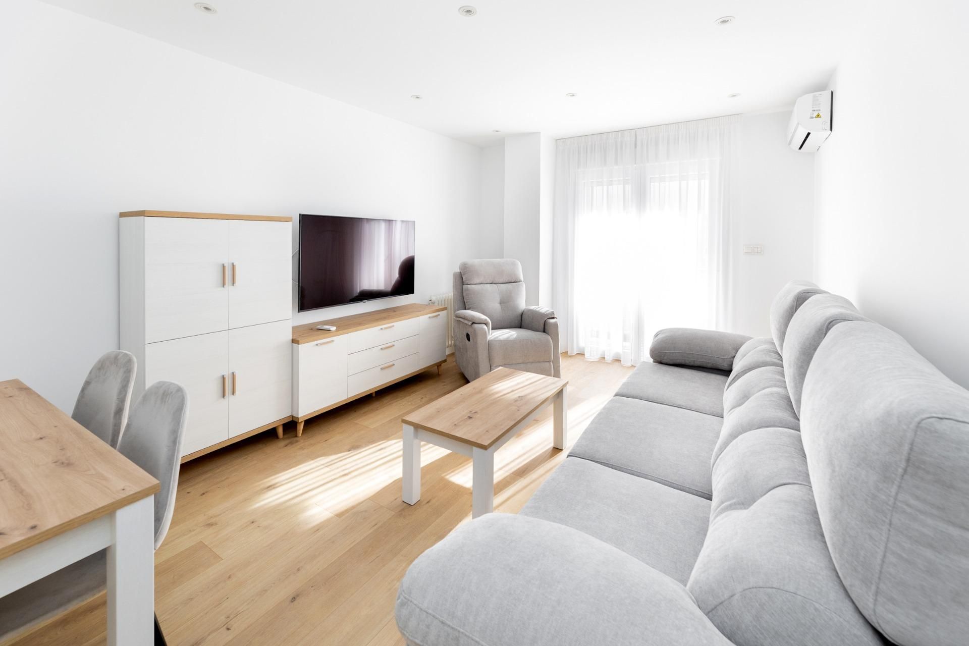 Living room of Flat for sale in  Granada Capital  with Air Conditioner, Heating and Balcony