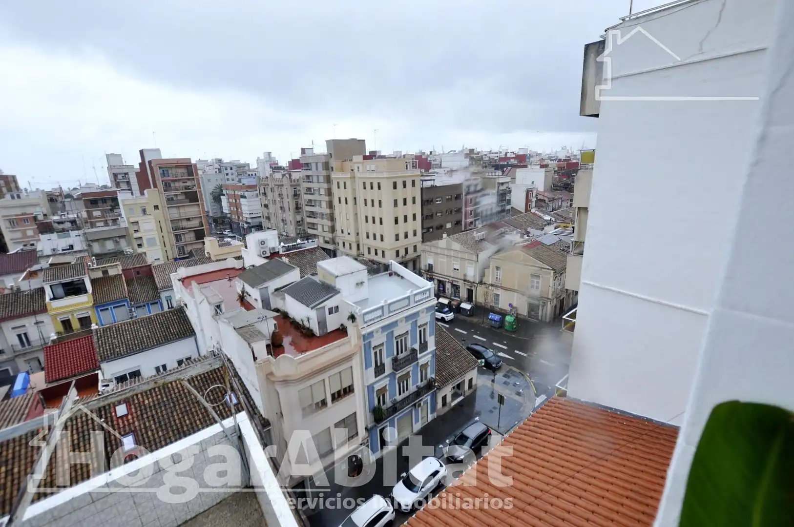 Exterior view of Flat for sale in Valencia  with Air Conditioner, Furnished and Balcony