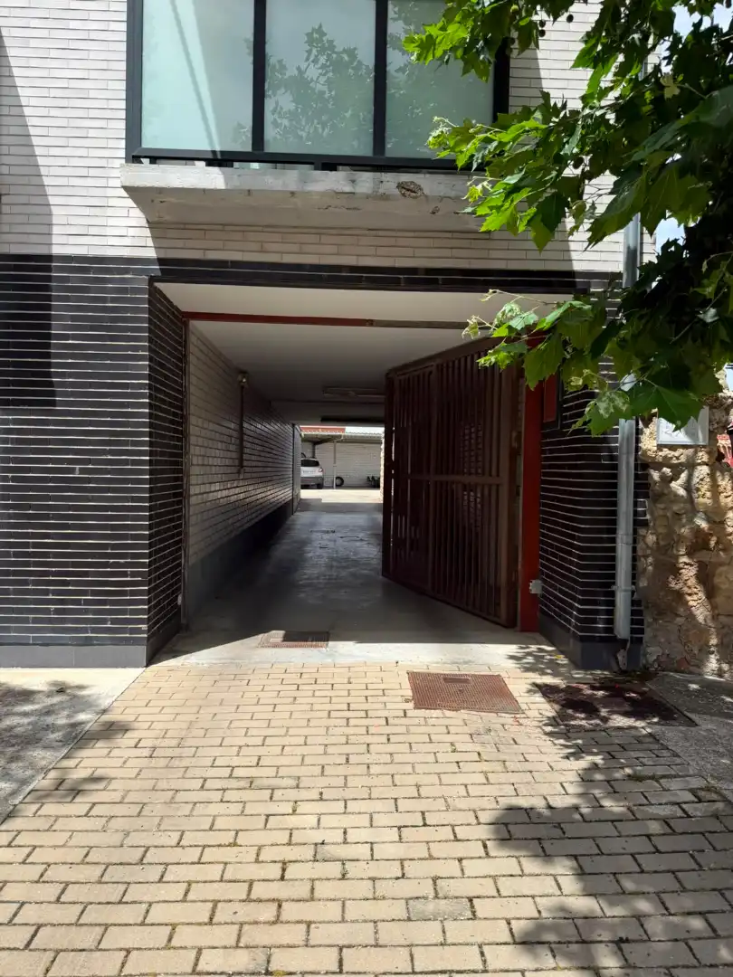 Parking de Piso en venta en Cigales con Parquet, Terraza y Trastero