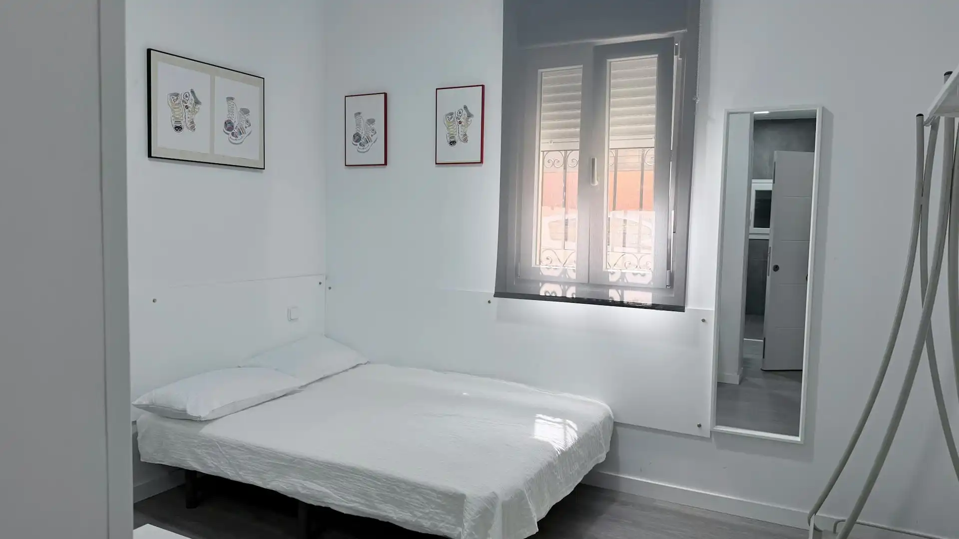 Bedroom of Flat for rent in Madrid  with Air Conditioner, Heating and Furnished