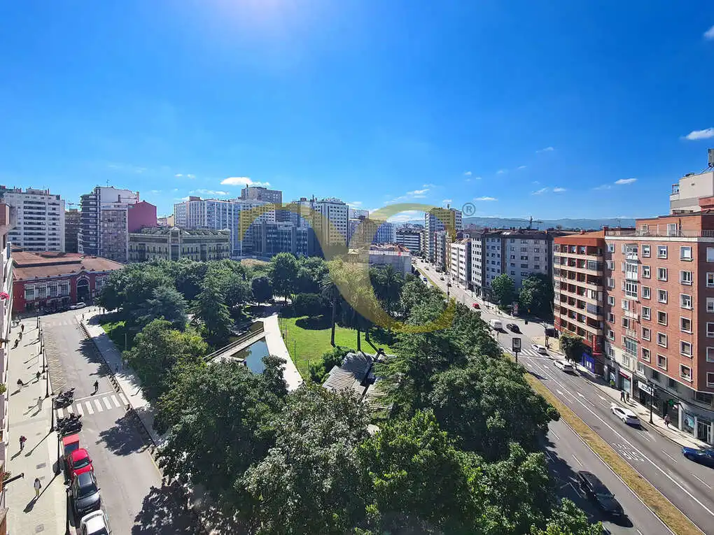 Vista exterior de Pis en venda en Gijón  amb Calefacció i Moblat