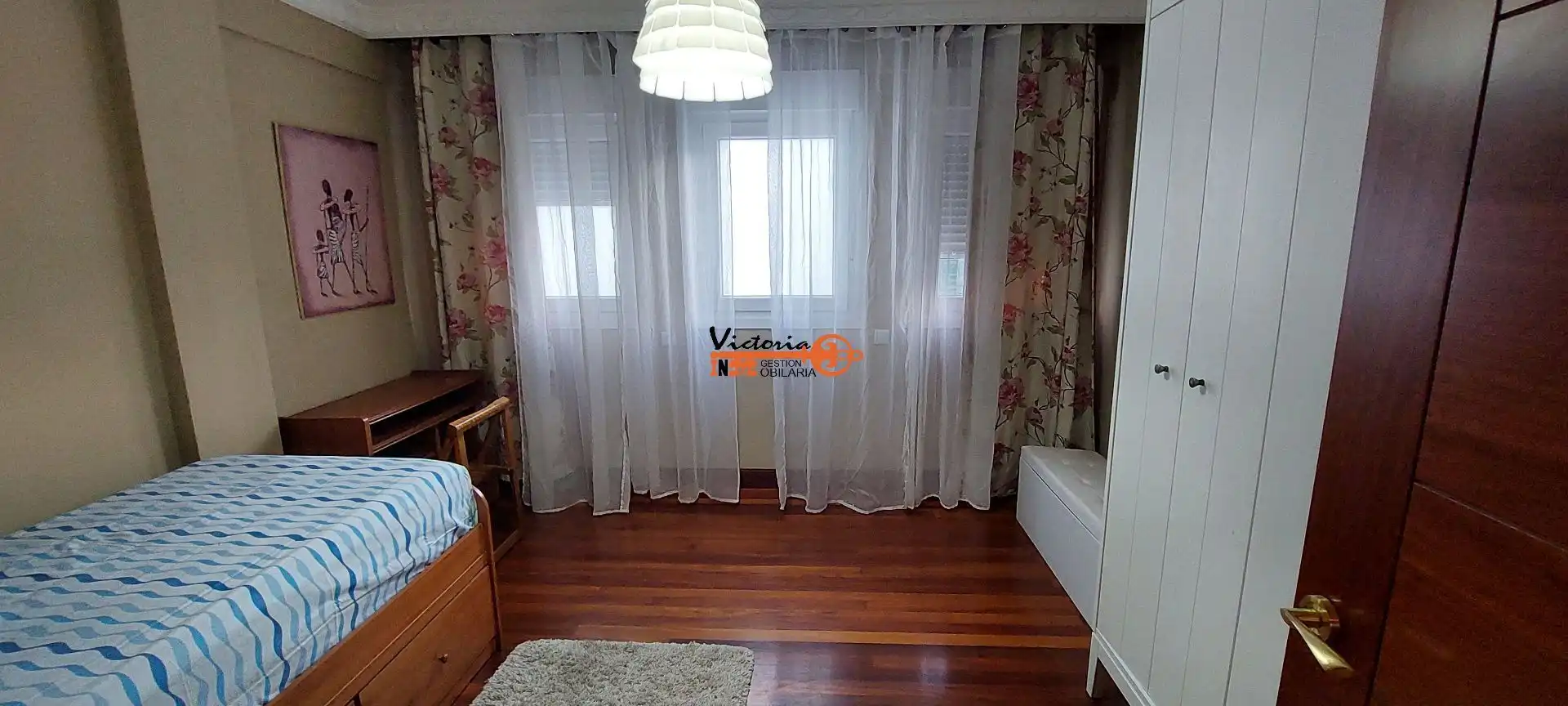 Habitación de Dúplex en venta en Castro-Urdiales con Calefacción, Trastero y Piscina comunitaria