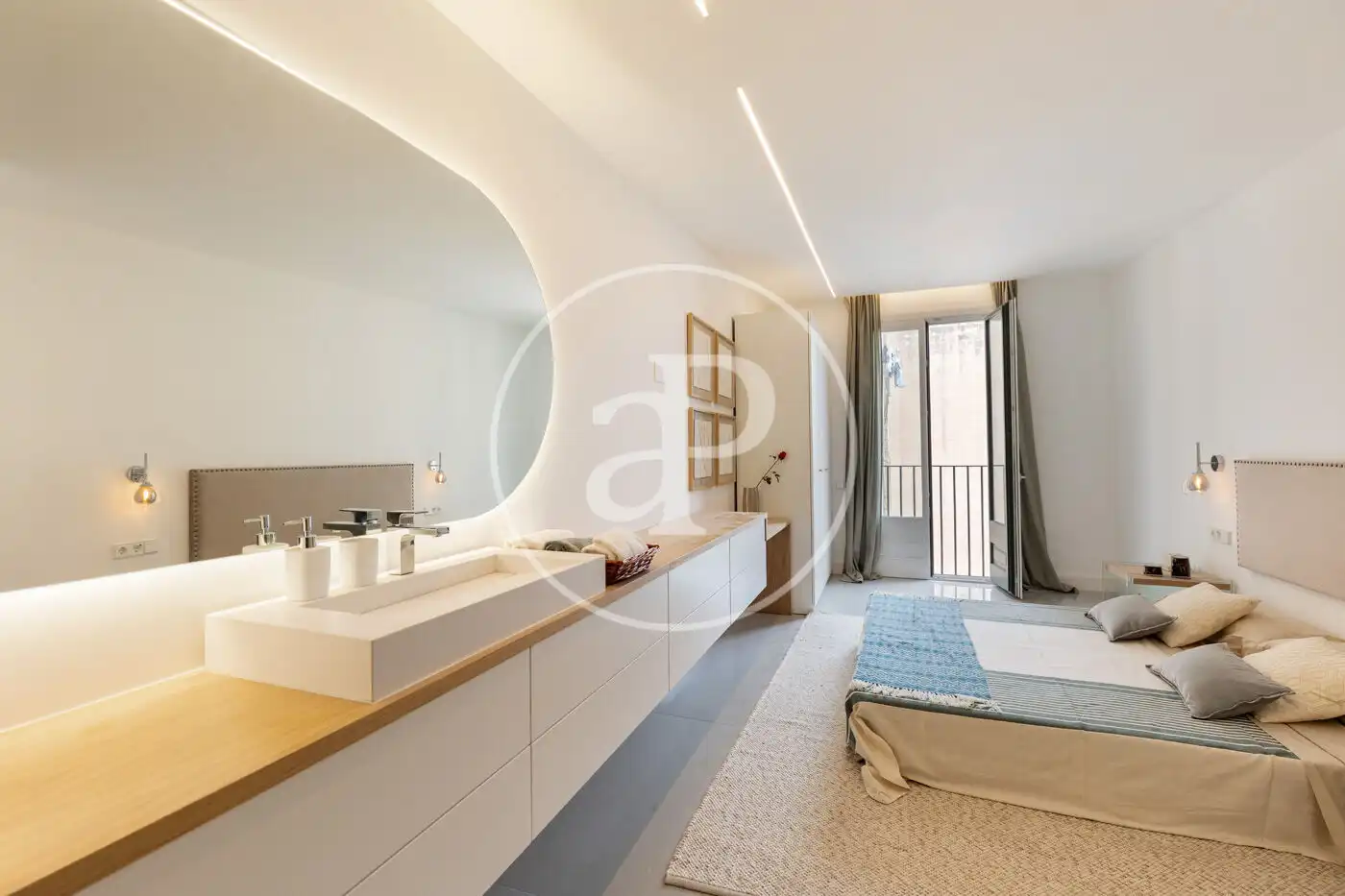 Bathroom of Flat for rent in Barcelona  with Air Conditioner, Heating and Terrace