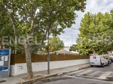 Terreny residencial en venda a Montmar