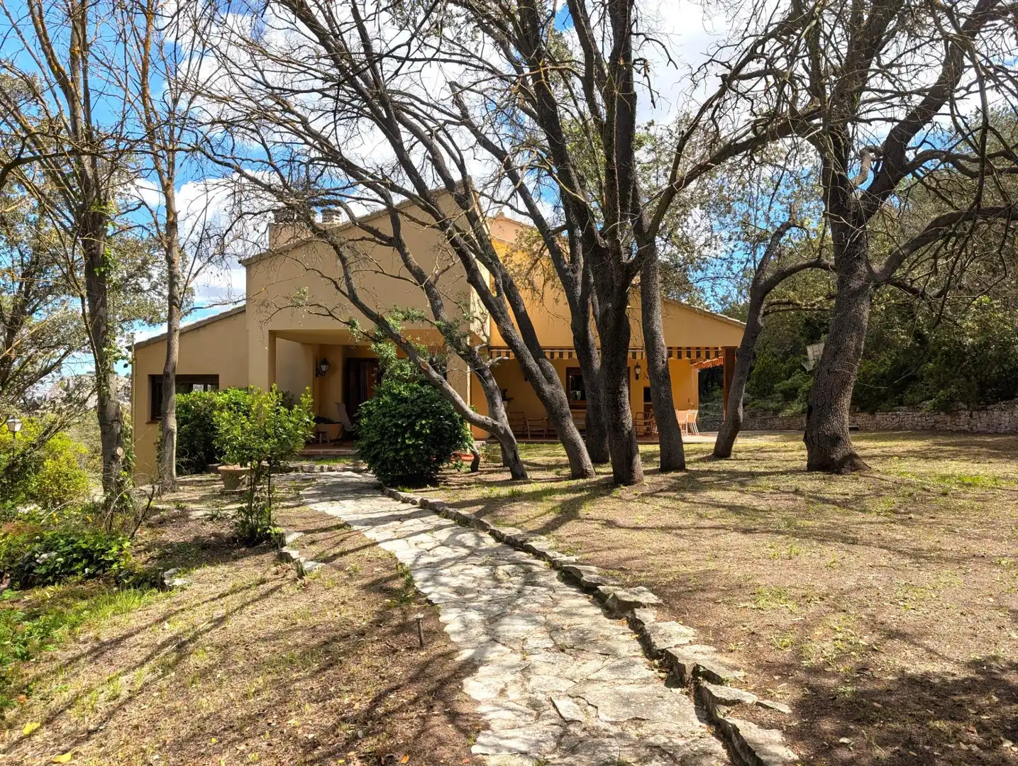Vista exterior de Casa o xalet en venda en Alcoy / Alcoi amb Calefacció, Jardí privat i Terrassa