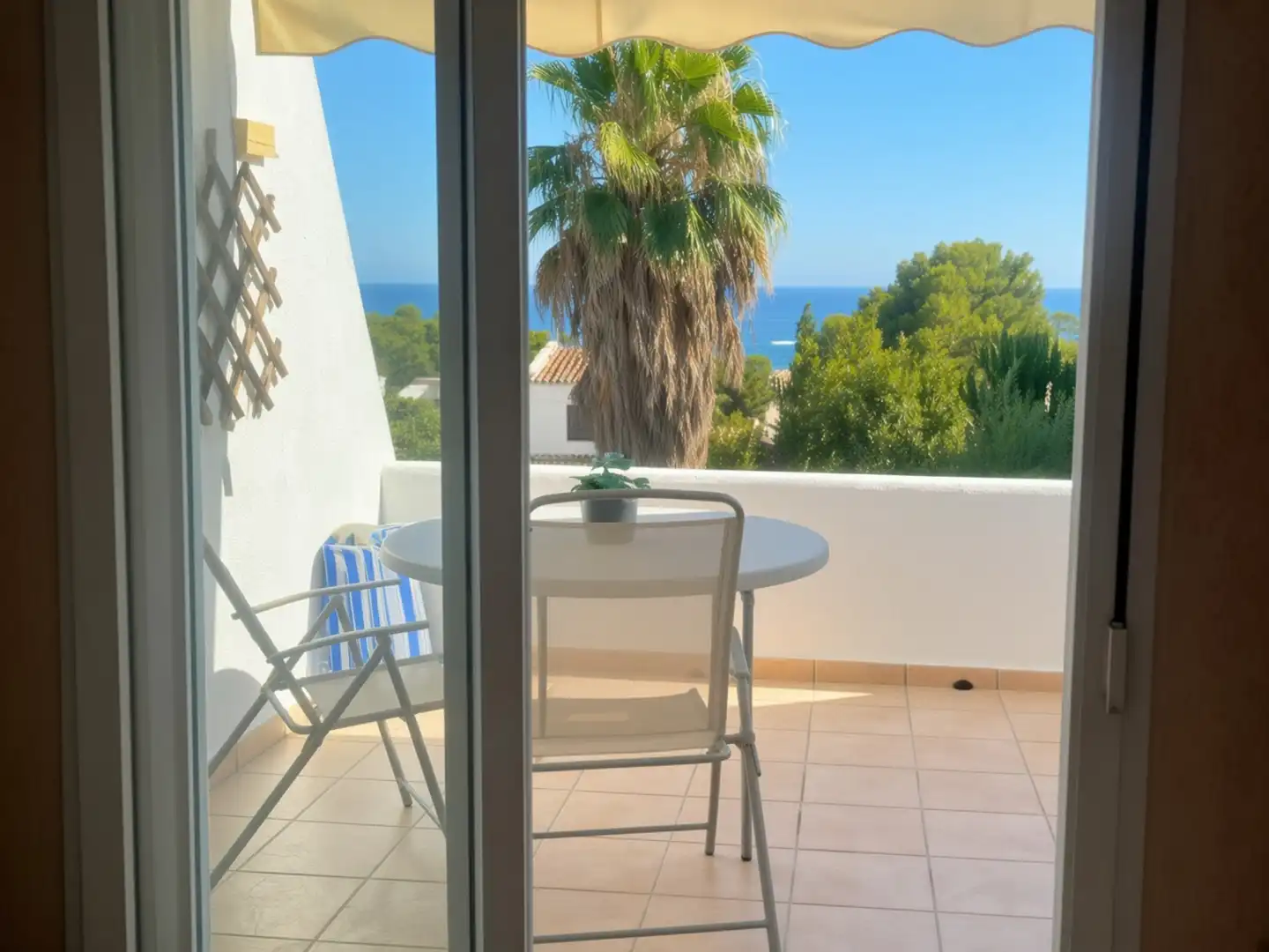 Terrasse von Wohnung zum Verkauf in Estepona mit Klimaanlage, Terrasse und Möbliert