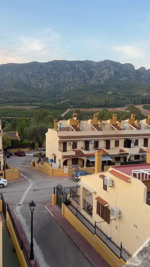Vista exterior de Casa adosada de lloguer en Carcaixent amb Piscina comunitària