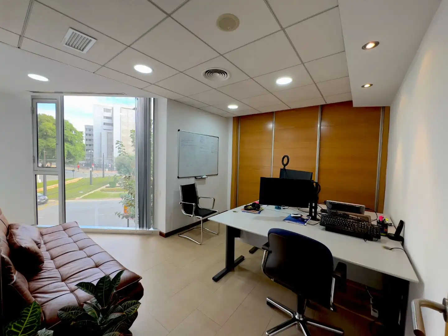 Office for rent in Murcia  with Air Conditioner