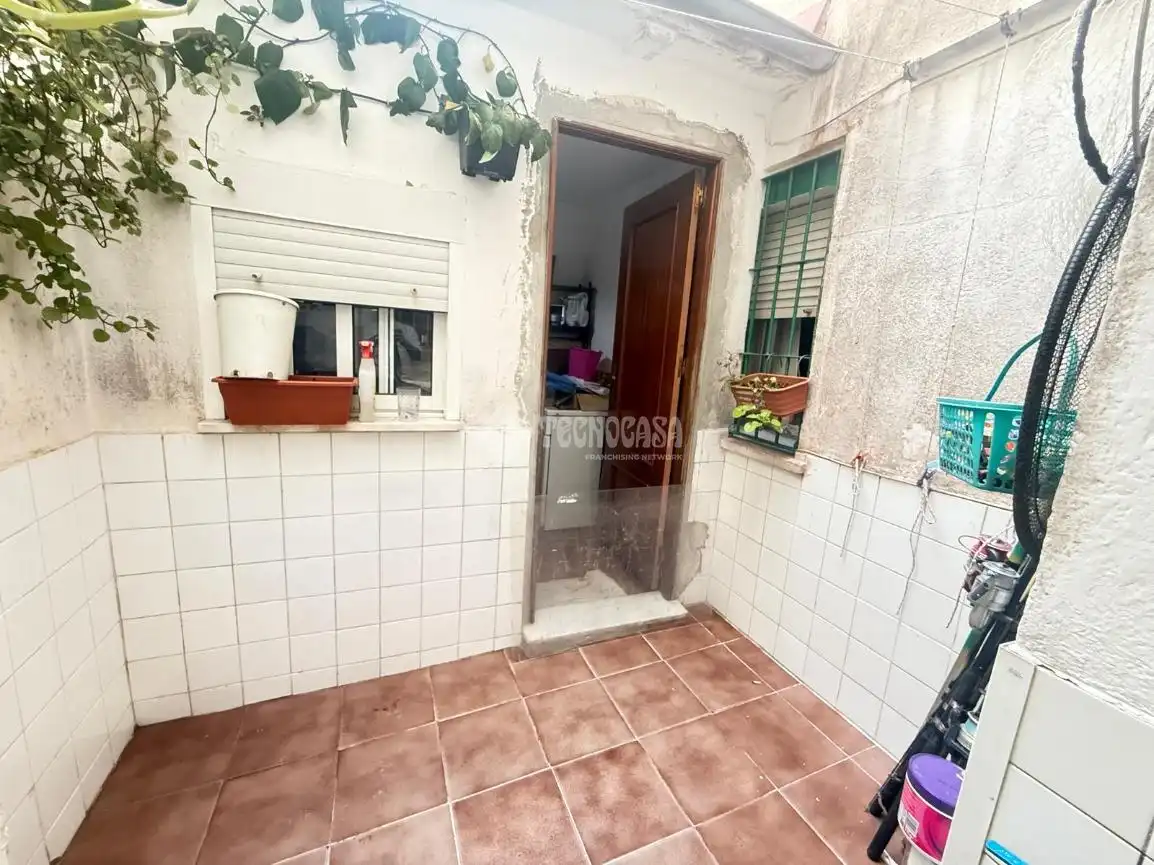 Dormitori de Pis en venda en Huelva amb Aire condicionat i Calefacció