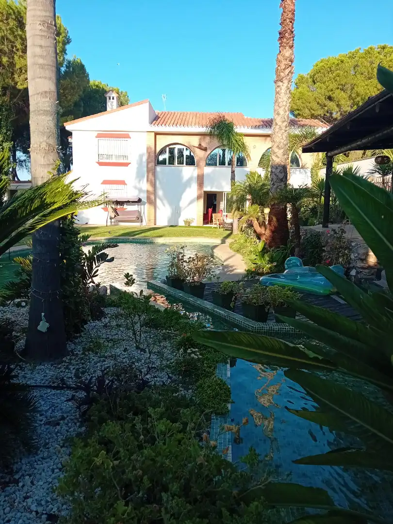 Chalet con terraza en venta en Calle Gaucín