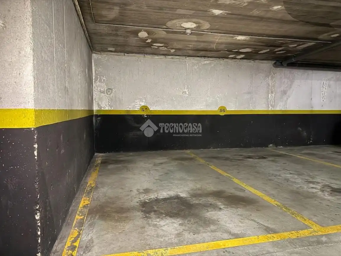 Parking of Garage for rent in Madrid
