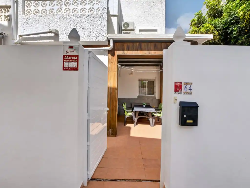 Casa adosada en venda en Torrevieja amb Aire condicionat, Moblat i Piscina comunitària