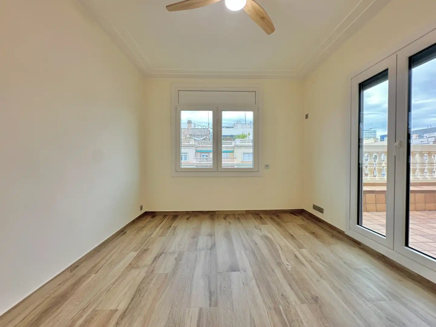 Habitación de Ático en venta en Barcelona con Aire acondicionado, Calefacción y Terraza