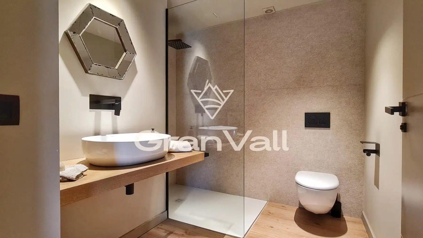 Badezimmer von Haus oder Chalet zum Verkauf in Puigcerdà mit Heizung, Privatgarten und Terrasse