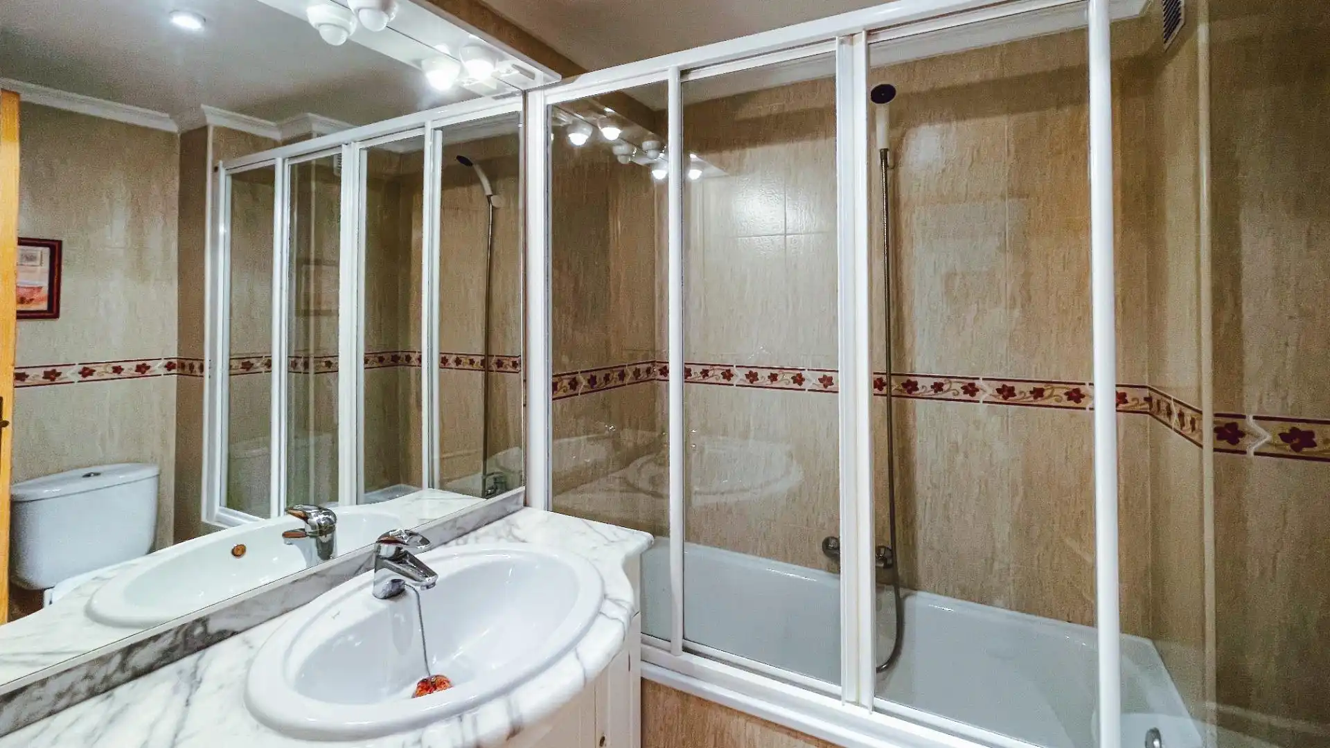 Baño de Piso en venta en Benidorm con Aire acondicionado y Balcón