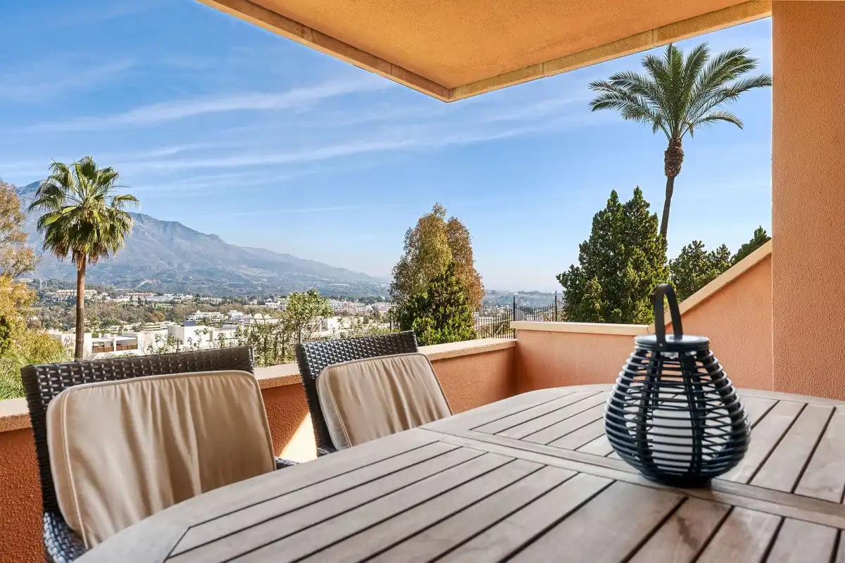 Appartamento con terrazza in vendita a Nueva Andalucía