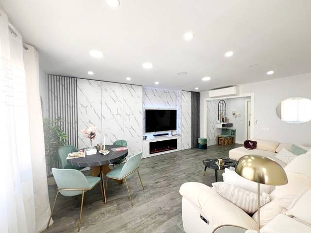 Piso en Venta en Calle Dulce María Loynaz en Ensanche