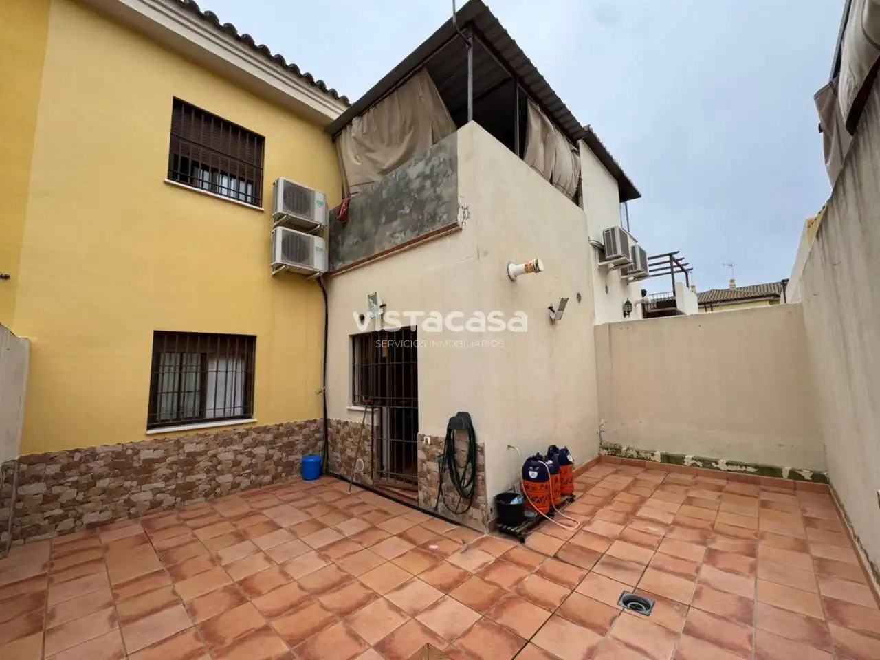 Vista exterior de Casa adosada de alquiler en Mairena del Alcor con Aire acondicionado, Calefacción y Terraza