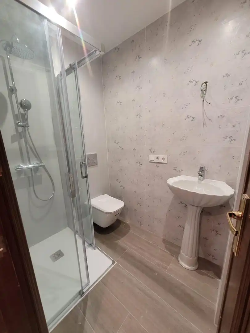 Bathroom of Flat for sale in Salamanca  with Heating and Balcony