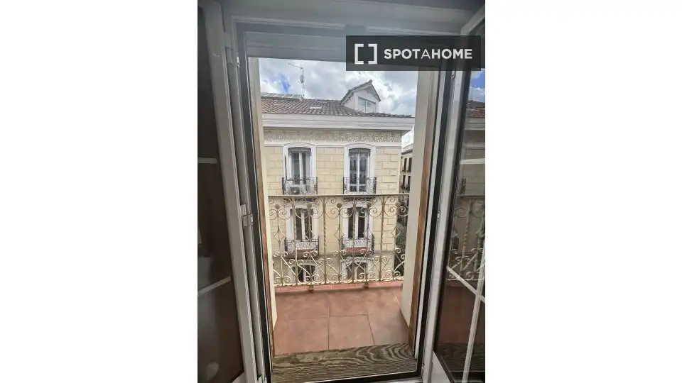Appartamento con terrazza in affitto a Centro, imagen 9