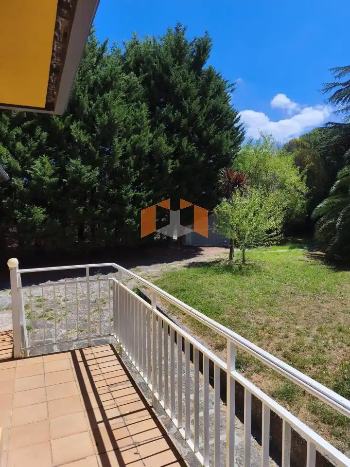 Casa o chalet en venta en Vigo  con Calefacción, Jardín privado y Parquet