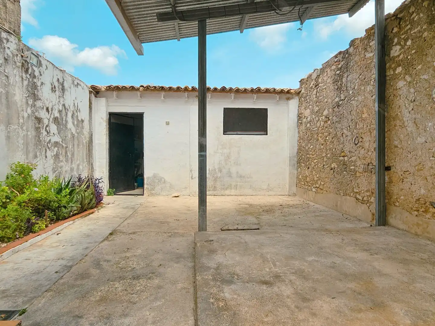 Vista exterior de Local en venta en Ròtova con Aire acondicionado y Amueblado