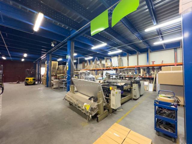 Nave industrial en Alquiler en Artesanos en Urbanización Este - Montepríncipe