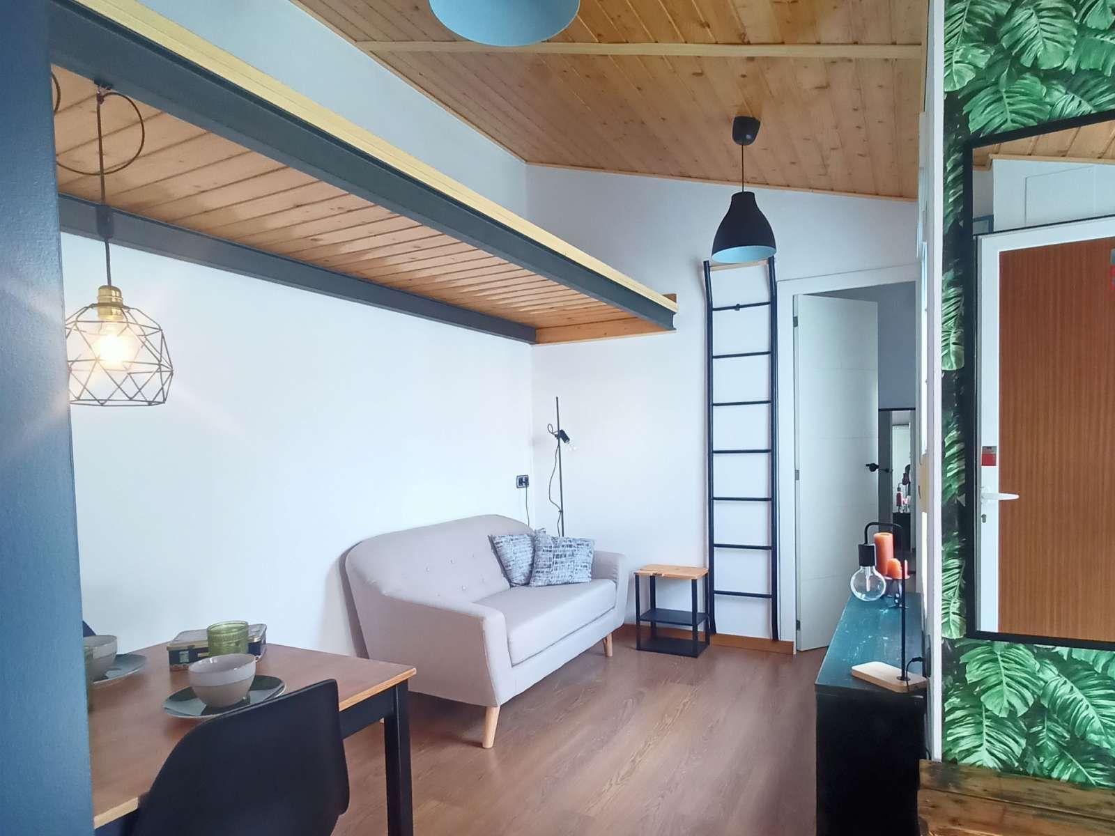 Living room of Apartment to share in  Sevilla Capital  with Air Conditioner and Terrace
