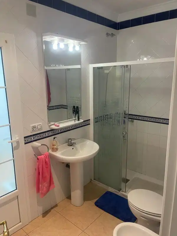 Bathroom of Houses for sale in Fuente de Cantos  with Air Conditioner, Heating and Terrace