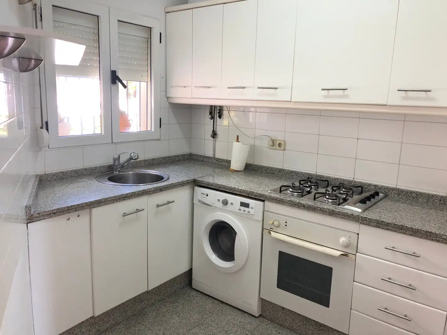 Küche von Dachboden zum Verkauf in Marbella mit Parkett, Terrasse und Ofen