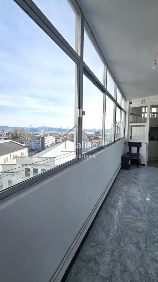 Terraza de Piso para compartir en Ferrol con Calefacción y Amueblado