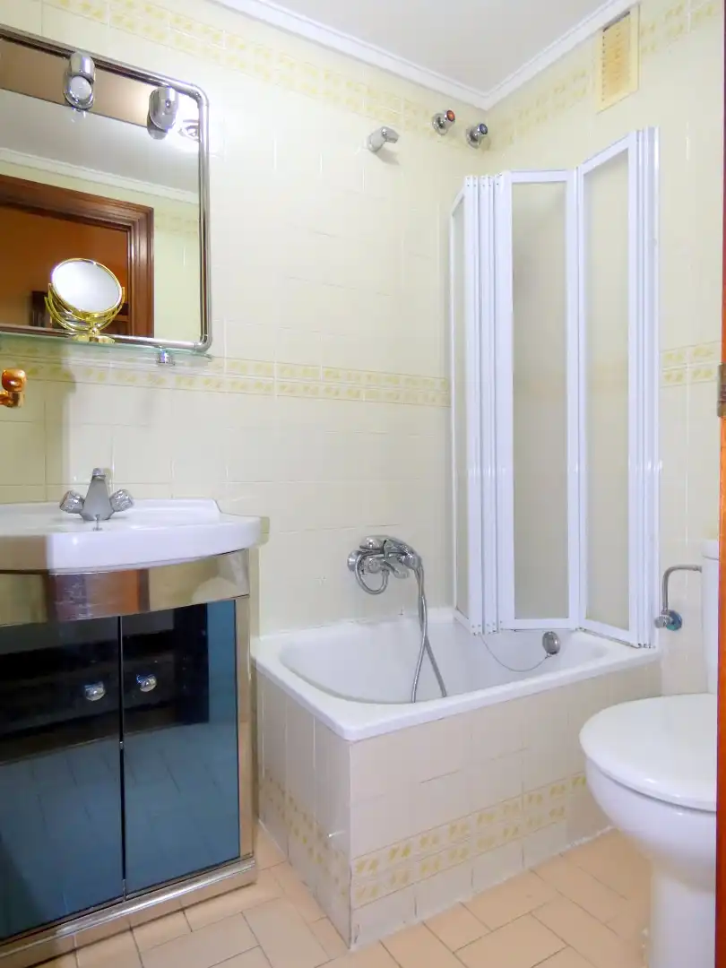 Flat for sale in Karmelo Kalea, Santutxu - Basarrate