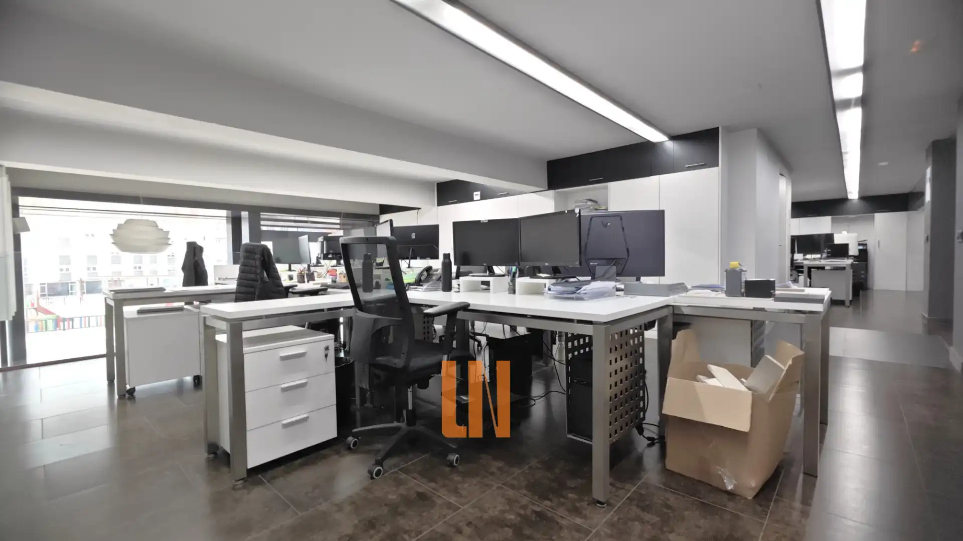 Office for rent in Culleredo  with Air Conditioner, Heating and Furnished