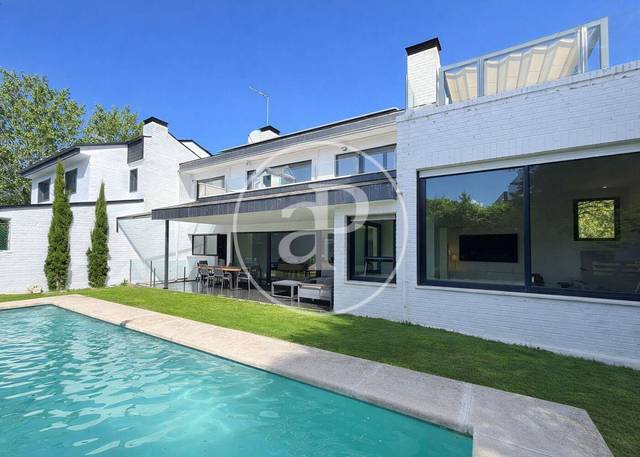 Casa-chalet en Venta en Urbanización La Moraleja