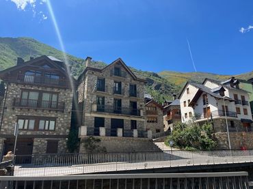 Casa en venta en Carrer de la Molina-isil 1