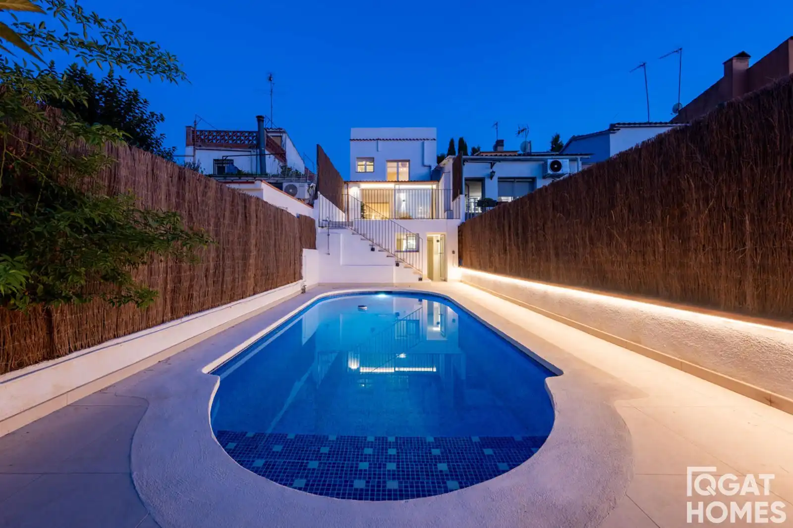 Piscina de Casa adosada en venta en Sant Cugat del Vallès con Aire acondicionado, Calefacción y Terraza