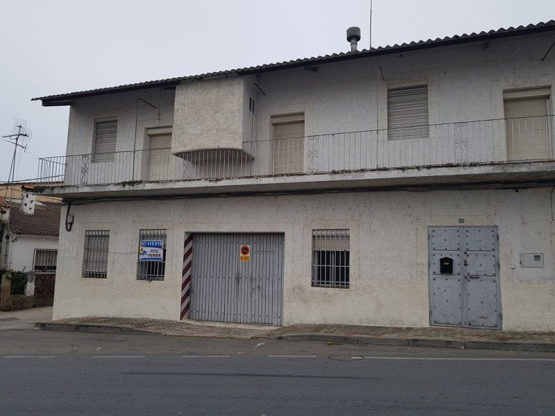 Exterior view of House or chalet for sale in Oliva de Plasencia  with Heating and Private garden