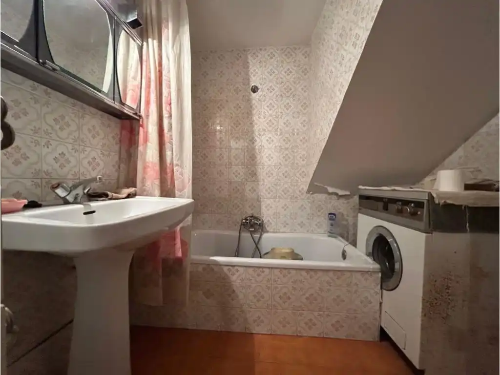 Bathroom of Houses for sale in Bejís  with Balcony