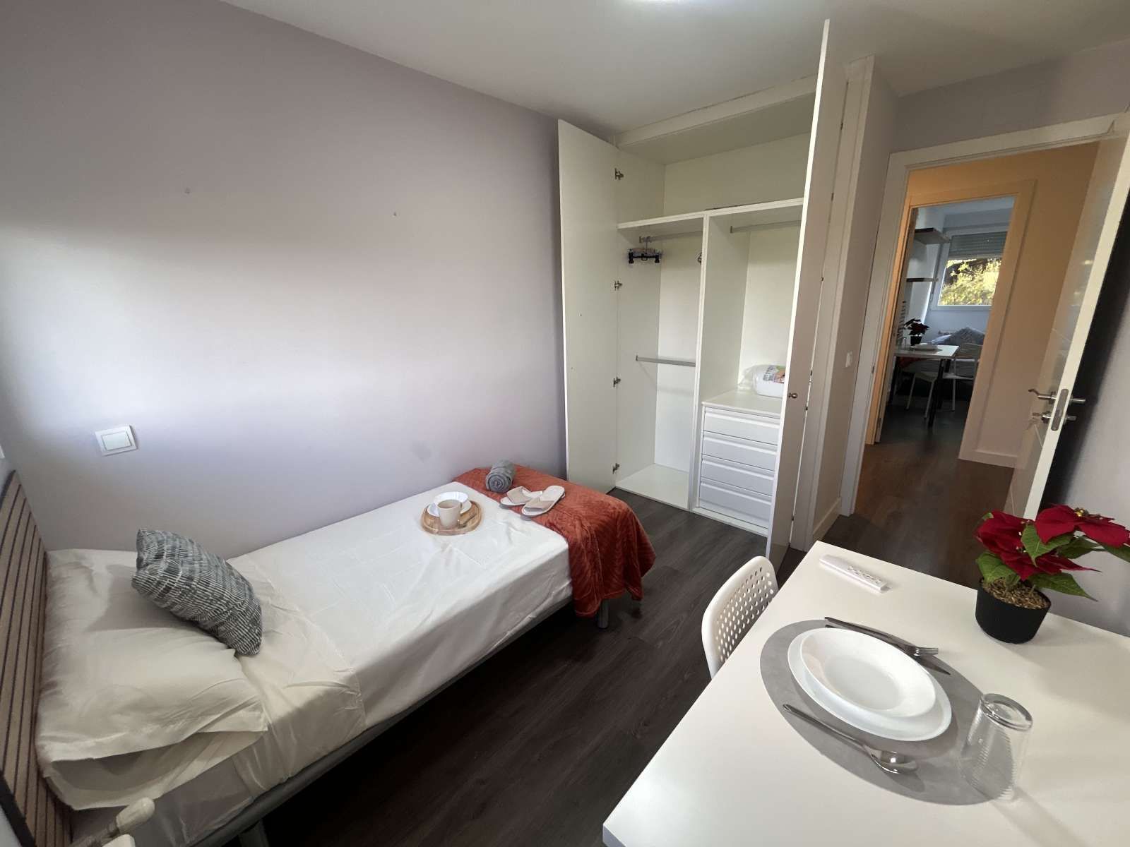 Bedroom of Flat to share in  Madrid Capital  with Air Conditioner, Heating and Terrace