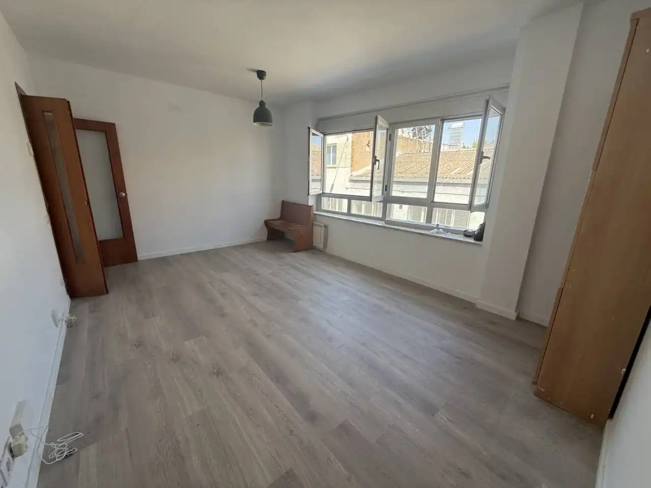 Dormitori de Pis en venda en Sabadell amb Calefacció, Parquet i Alarma