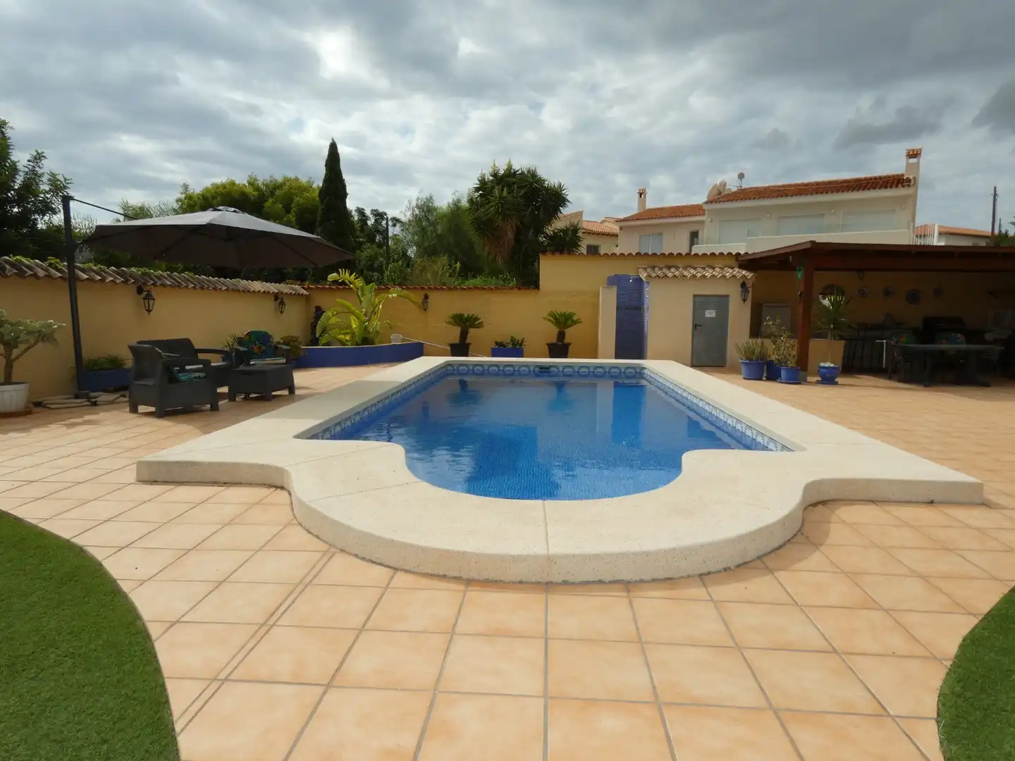 Piscina de Casa o chalet en venta en L'Alfàs del Pi con Aire acondicionado, Calefacción y Jardín privado
